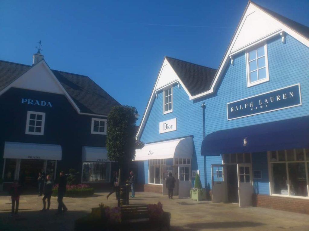 Prada Designer Outlet Exterior Painting